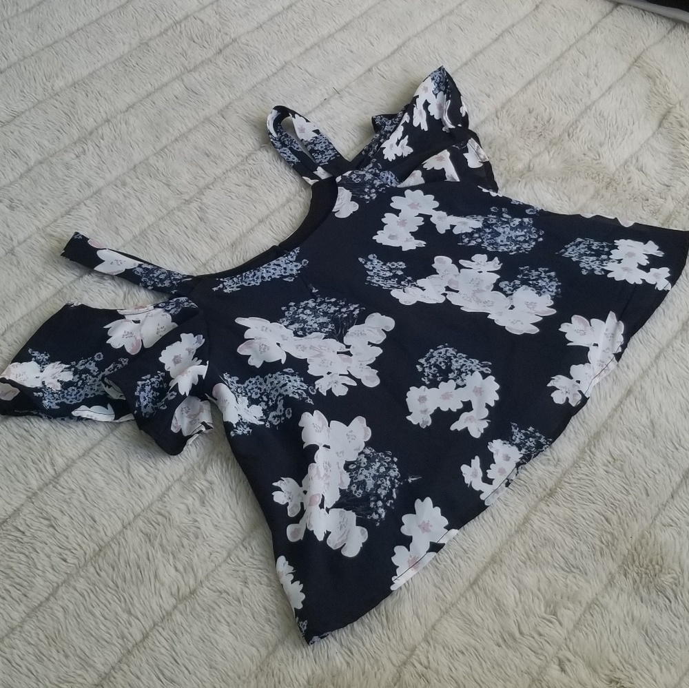 SOLD🌸Floral Blouse🌸